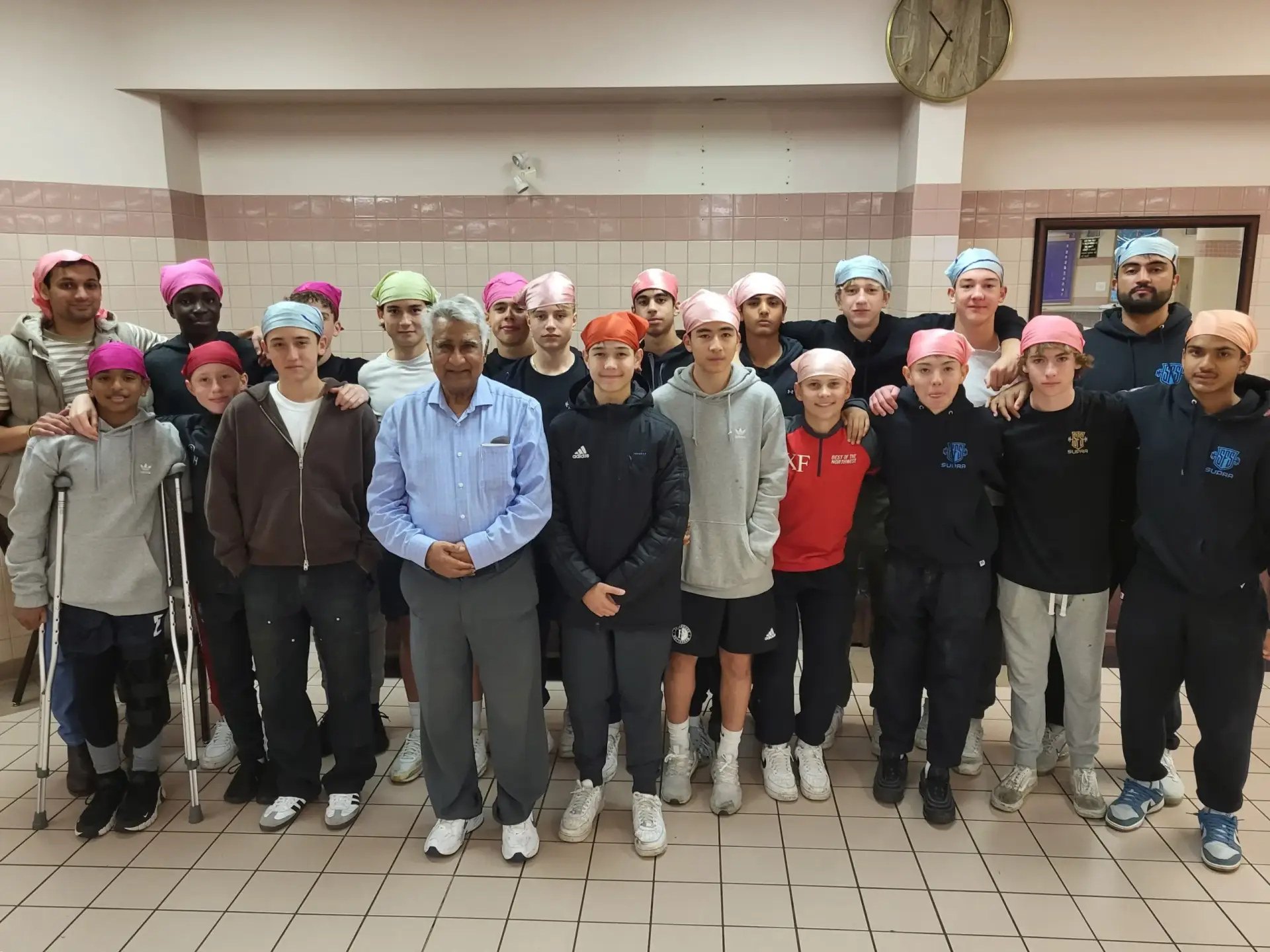 Students visiting the Gurdwara
